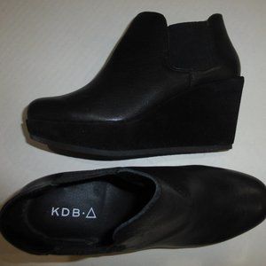 KDB Black Leather Stretchy Wedge Platform Boots 6